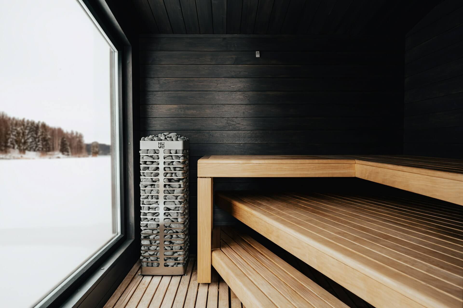 Saune in einer Winterlandschaft